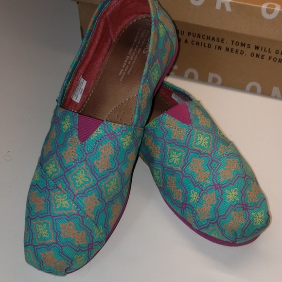 Toms Shoes - Classic Toms Moroccan print in turquoise & purple